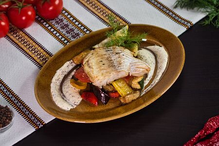 Треска с запеченными овощами