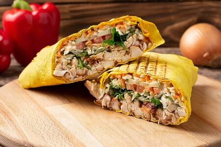 Шаурма в сырном лаваше большая