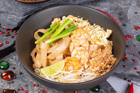 Пад тай с креветками