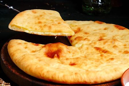 Осетинский пирог с картофелем и сыром