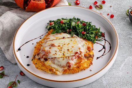 Шницель из индейки с моцареллой