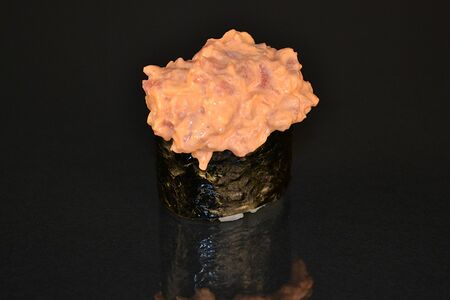 Гункан Спайси Тунец