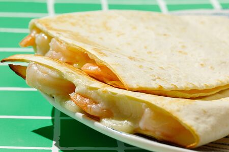 Тост с креветкой