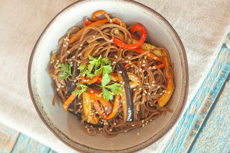 Яки Соба с креветками и овощами