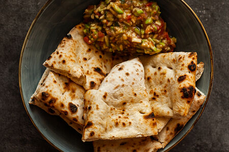 Гуакамоле с фокаччей