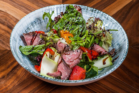 Салат с ростбифом