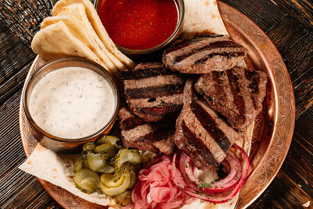 Медальоны из говяжьей вырезки