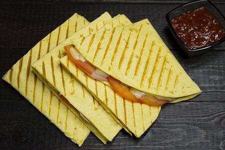 Кесадилья с ветчиной