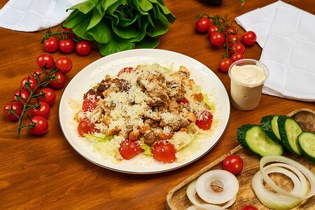 Салат Цезарь с судаком