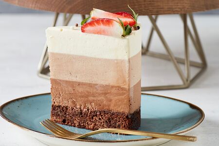 Торт три шоколада