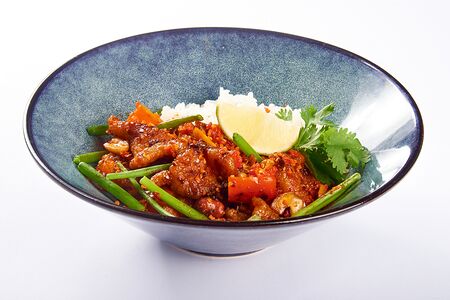 Паровой рис с арахисом и курицей