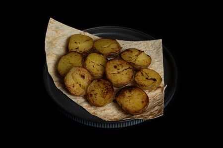 Печеный картофель на мангале