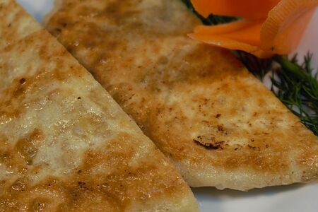 Лепешка с говядиной и зеленым луком