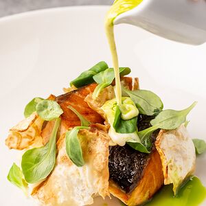 Лосось с картофельным пюре