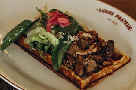 Вафли с копчеными рёбрами