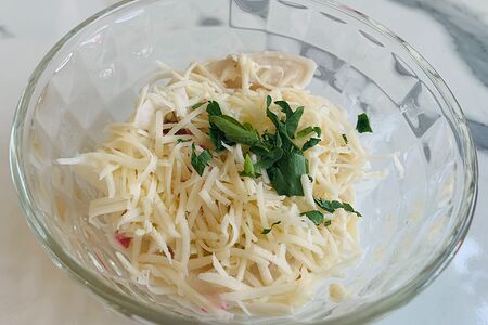 Салат с крабовыми палочками и ананасами