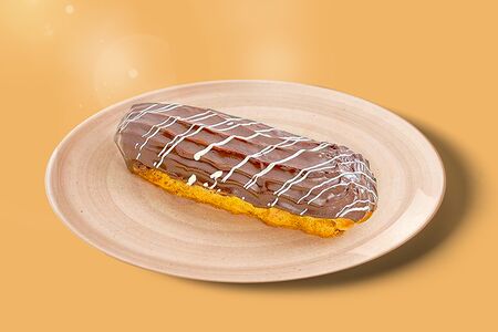 Эклер шоколадный