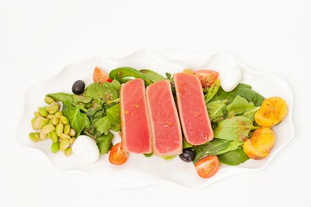 Нисуаз с тунцом и анчоусами