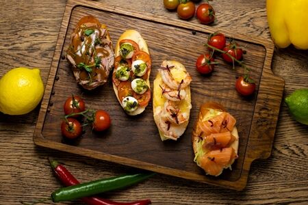 Тапас в ассортименте