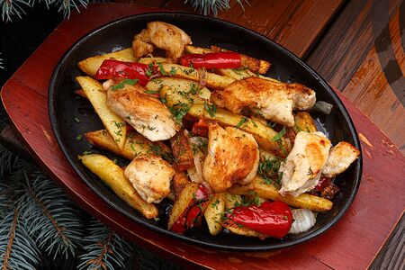 Сковородка с курицей