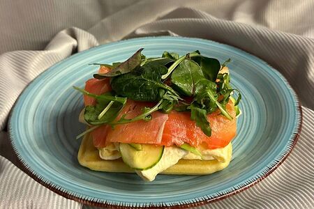 Венские вафли с лососем