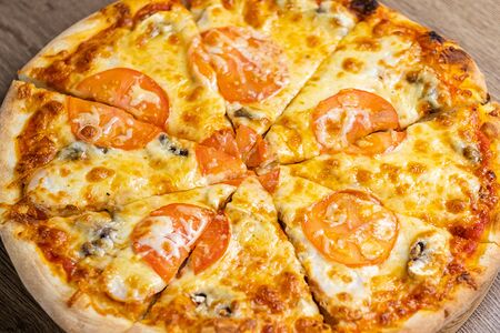 Пицца с цыпленком и грибами