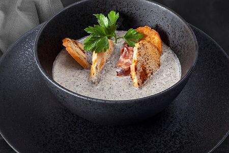 Грибной крем-суп с беконом