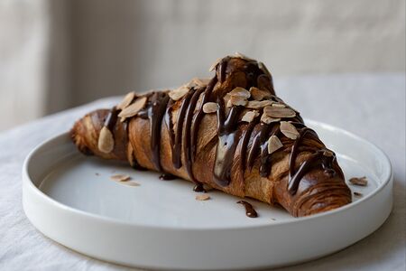 Круассан сливочный с шоколадом