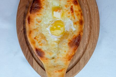 Хачапури с перепелиным яйцом