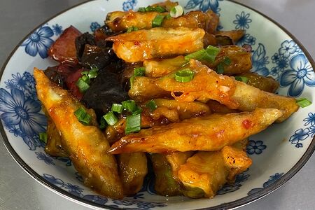 Жареные баклажаны в кисло-остром соусе