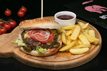 Бургер BBQ с халапеньо