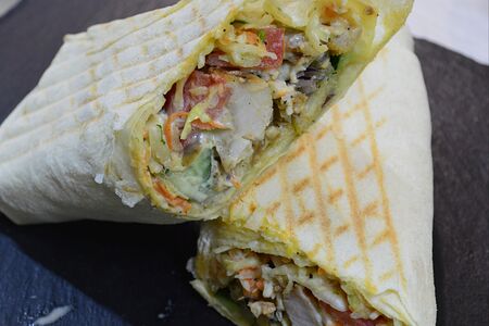 Шаурма в обычном лаваше