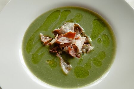 Суп-крем гороховый с беконом