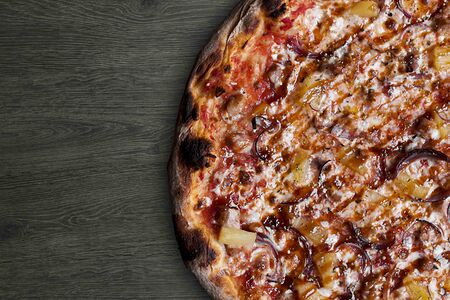 Пицца Свинина Барбекю с ананасами