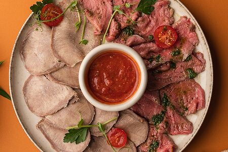 Ассорти из ростбифа и говяжьего языка