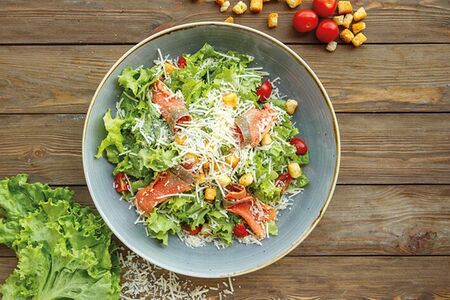 Цезарь с семгой