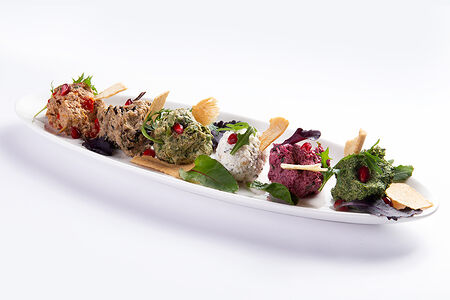 Ассорти из пхали