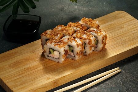 Ролл с беконом