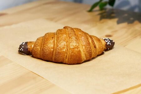 Круассан c шоколадно-ореховой начинкой