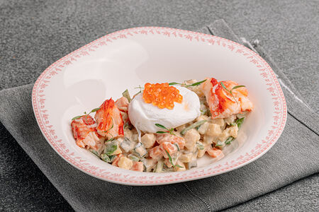 Оливье с камчатским крабом и яйцом пашот