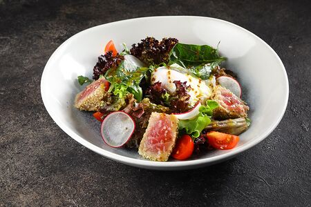 Салат с тунцом