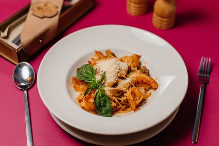 Паста с тигровыми креветками