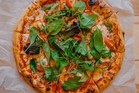 Пицца с креветками