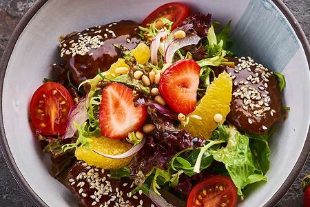 Салат с куриной печенью