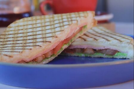 Сэндвич с ветчиной
