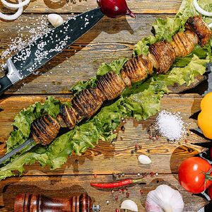 Картофель с салом на углях