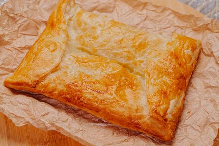 Хачапури в слоеном тесте