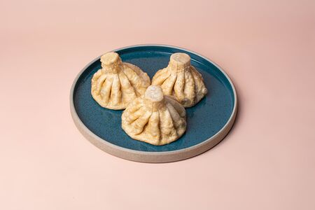 Обжаренные хинкали с говядиной и свининой