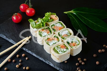 Тортилья с копчённой сёмгой