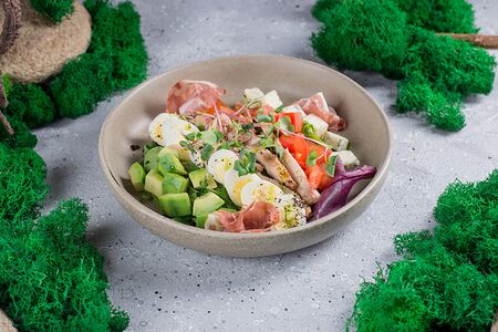 Куриное бедро с авокадо